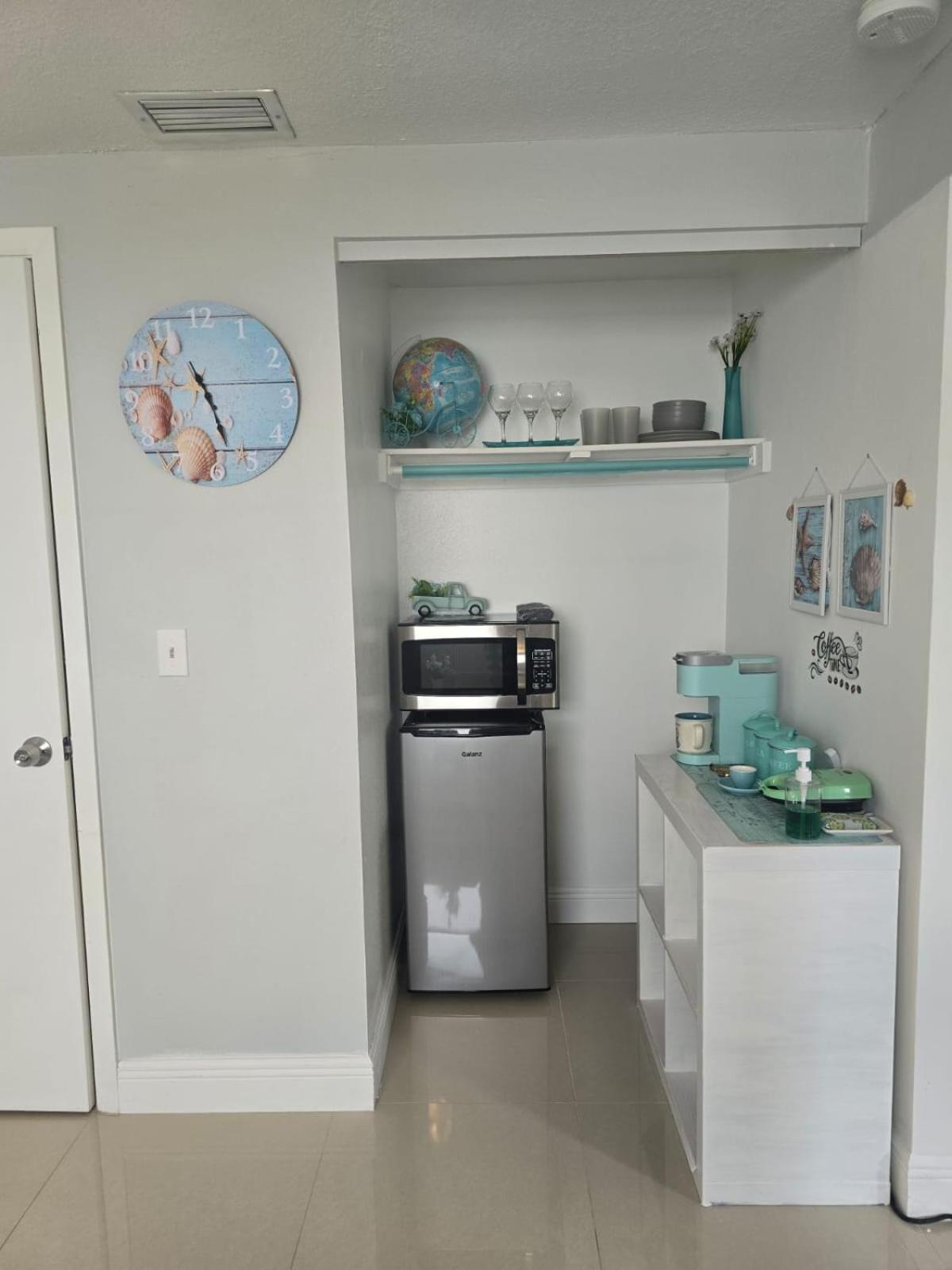 C & Y Guest house Tampa